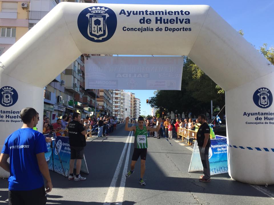 MARIA JOSE LOPEZ DORADO Y EDUARDO RODRIGUEZ GANAN LA PRIMERA CARRERA POPULAR HERMANDAD DE LA VICTORIA