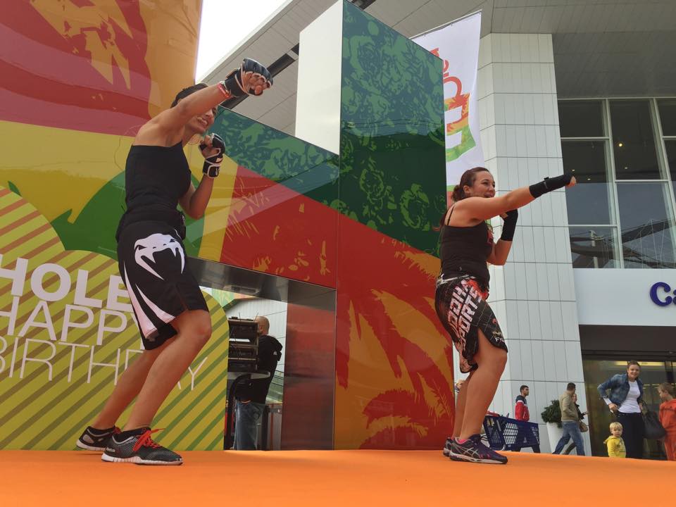 MAÑANA DE SÁBADO DEPORTIVO, EN CENTRO COMERCIAL HOLEA
